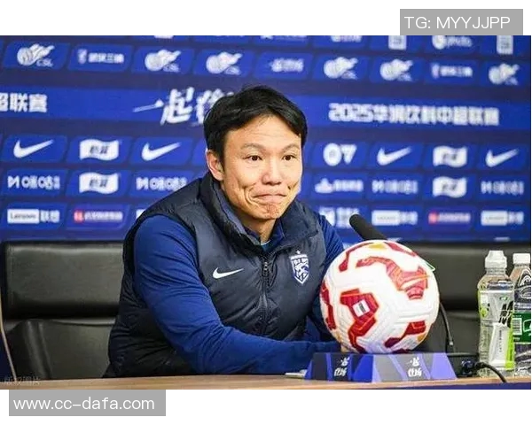 武汉三镇新任主帅莫拉致辞感谢信任将以尊重责任与雄心迎接挑战