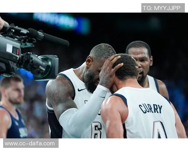 詹姆斯强调球队需在阵容齐整前全力以赴扭转颓势不求外界怜悯 詹姆斯强调球队需在阵容齐整前全力以赴扭转颓势不求外界怜悯